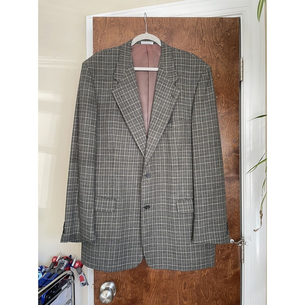 Classic Ungaro Paris  Mens Gray Plaid Wool Mens Blazer Sz 44 X  Two Buttons